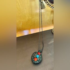Vintage vile necklace.